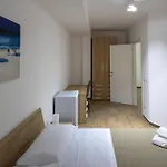 Elysium Pensión 4*