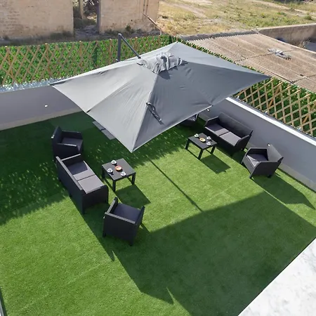 Elysium 招待所 3*